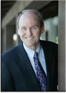 Article-era portrait of Peter Pearson