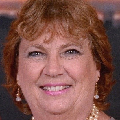 Article-era portrait of Cindy Hannon