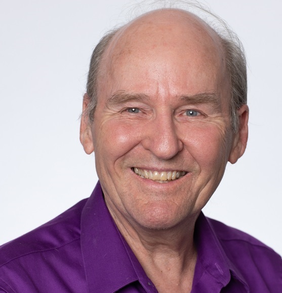 Article-era portrait of Peter Pearson