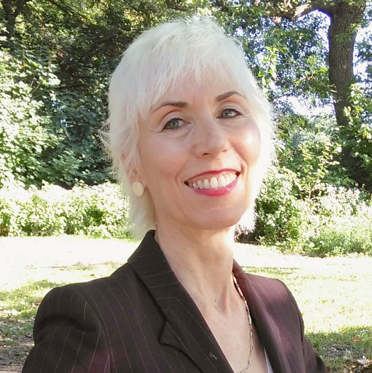 Article-era portrait of Wendy Weiss
