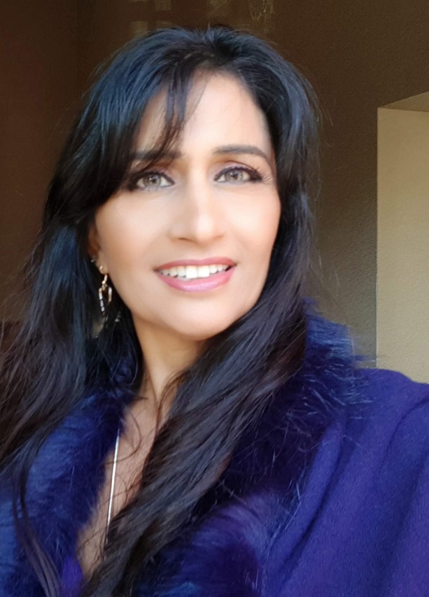 Article-era portrait of Ghazala Jabeen, No1 Marketing Machine